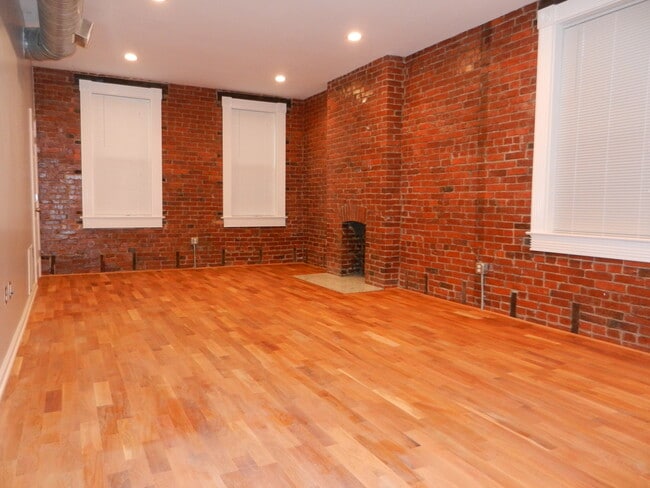 Your spot - 657 Evergreen Rd