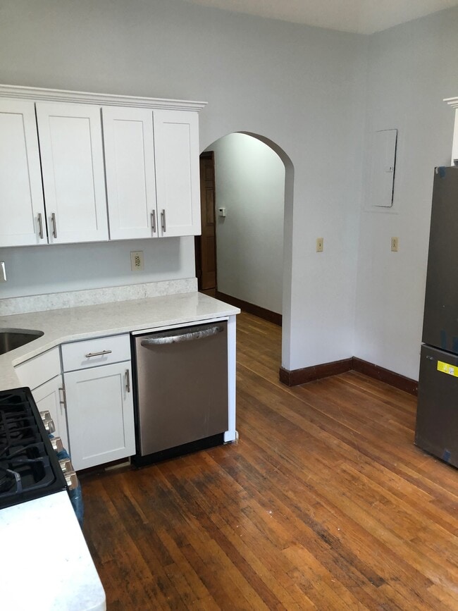 Building Photo - 336 Centre St