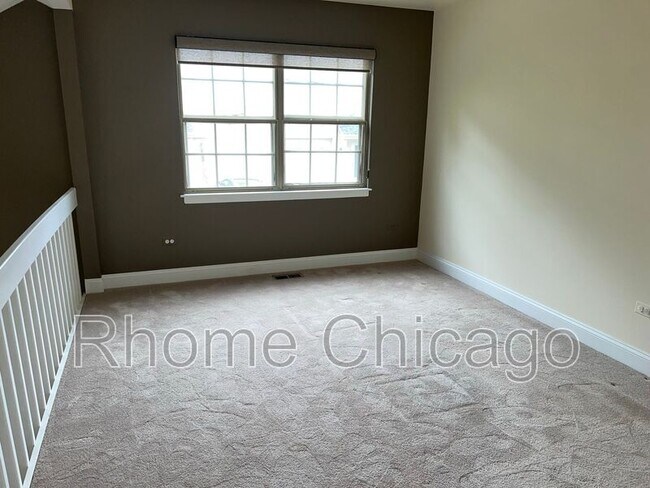 Building Photo - 1008 N Knollwood Dr