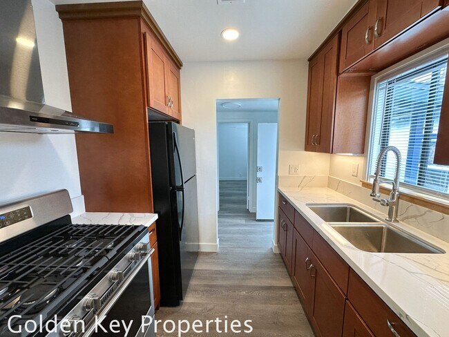 Foto del edificio - Beautifully remodeled single-level home in...