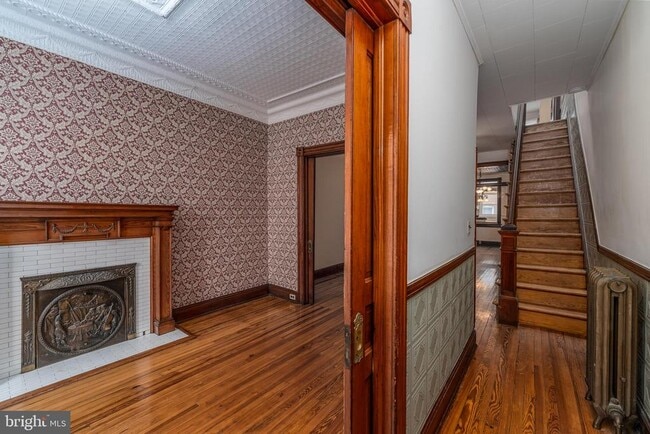 Building Photo - 736 S Conkling St