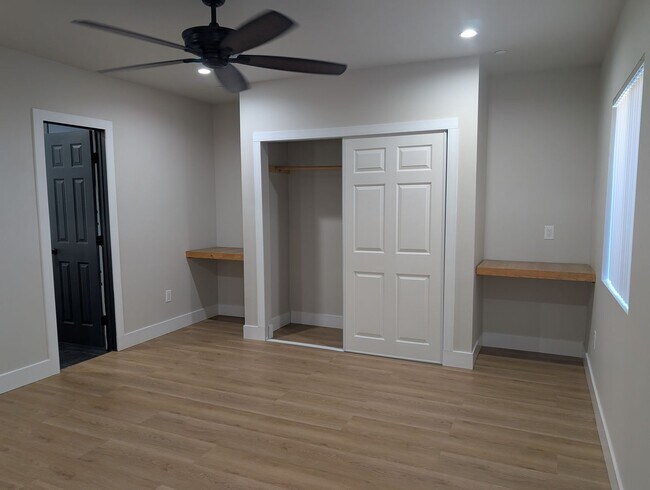 Foto del edificio - 1417-1419 Milton Ave.