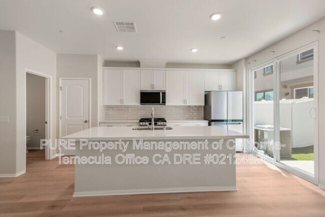 Foto del edificio - 40702 Birchfield Dr