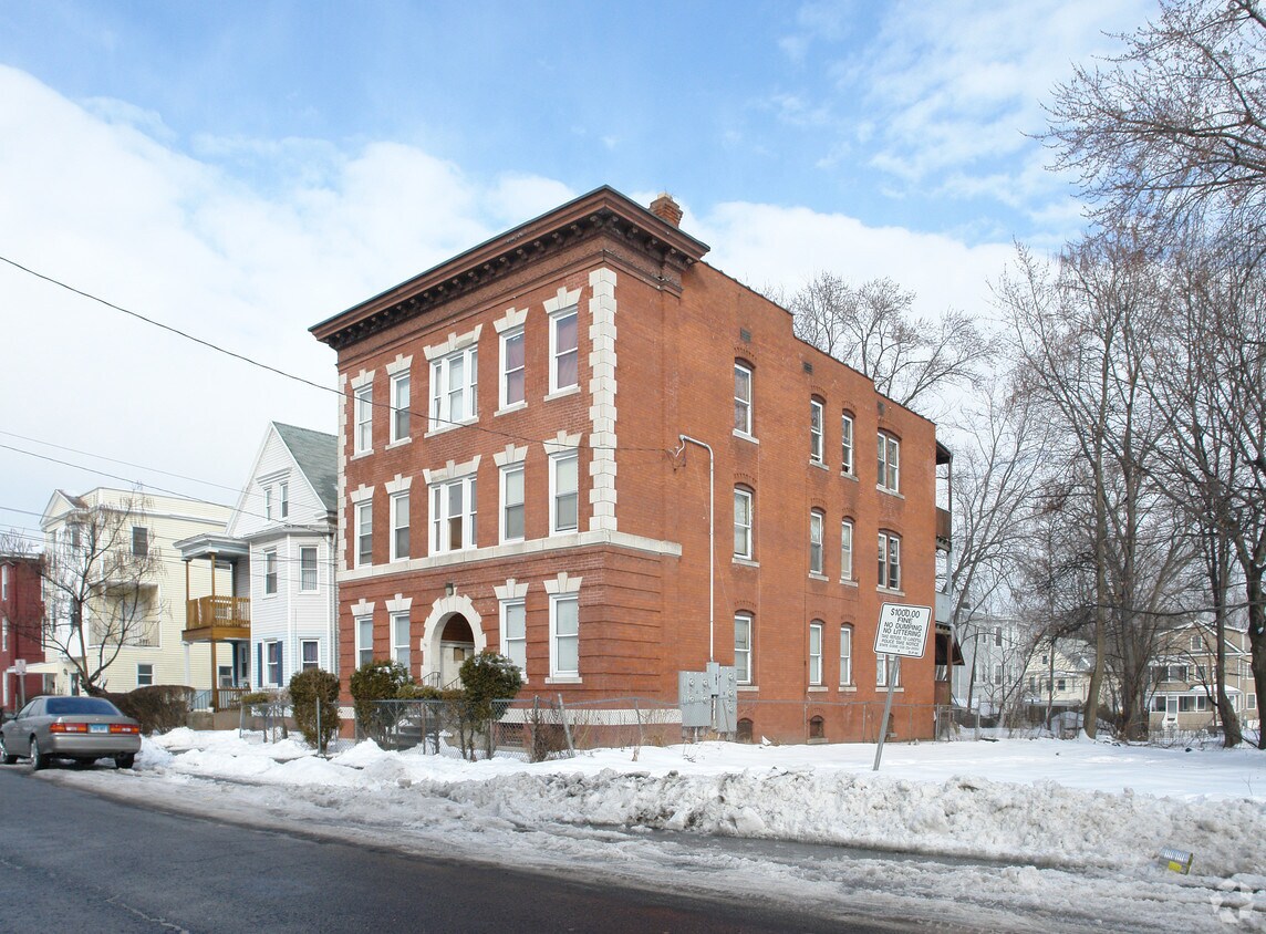 96 Mather St, Hartford, CT 06120 Apartments in Hartford, CT