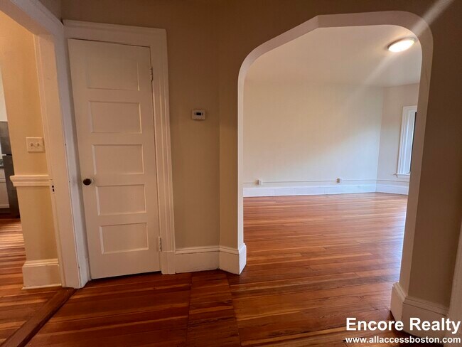 Foto del edificio - 1463 Beacon St