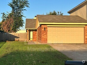 Building Photo - 1307 Summerton Pl