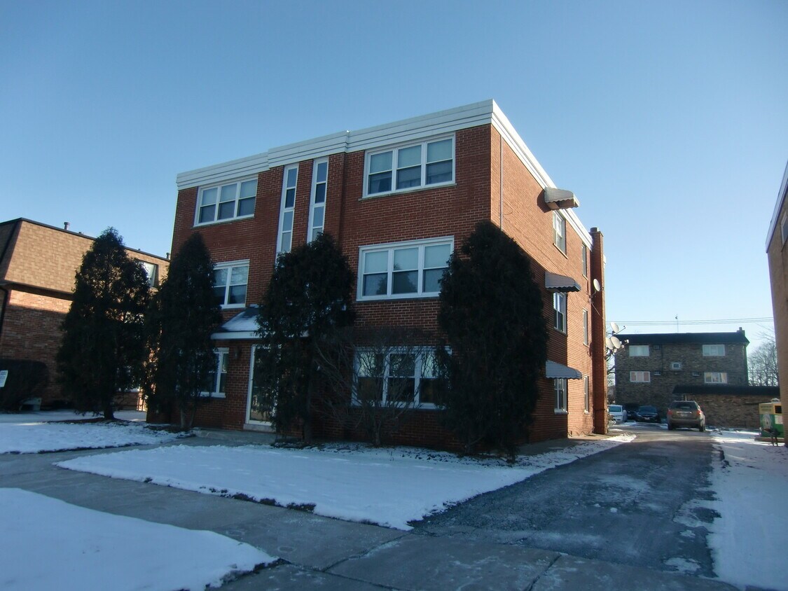 Primary Photo - 10721 Keating Ave