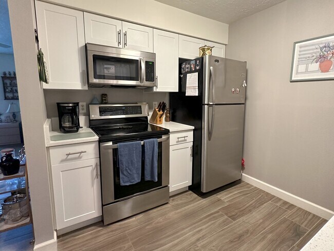 Foto del edificio - 5887 Whistlewood Cir