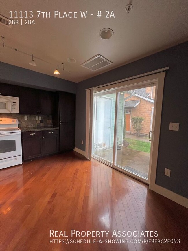 Foto del edificio - Everett Townhome Condo - 2 Bedroom/2 Bath