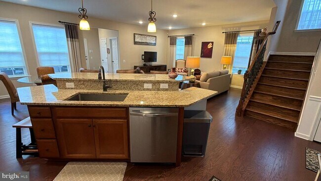 Foto del edificio - 528 Kerry Ct