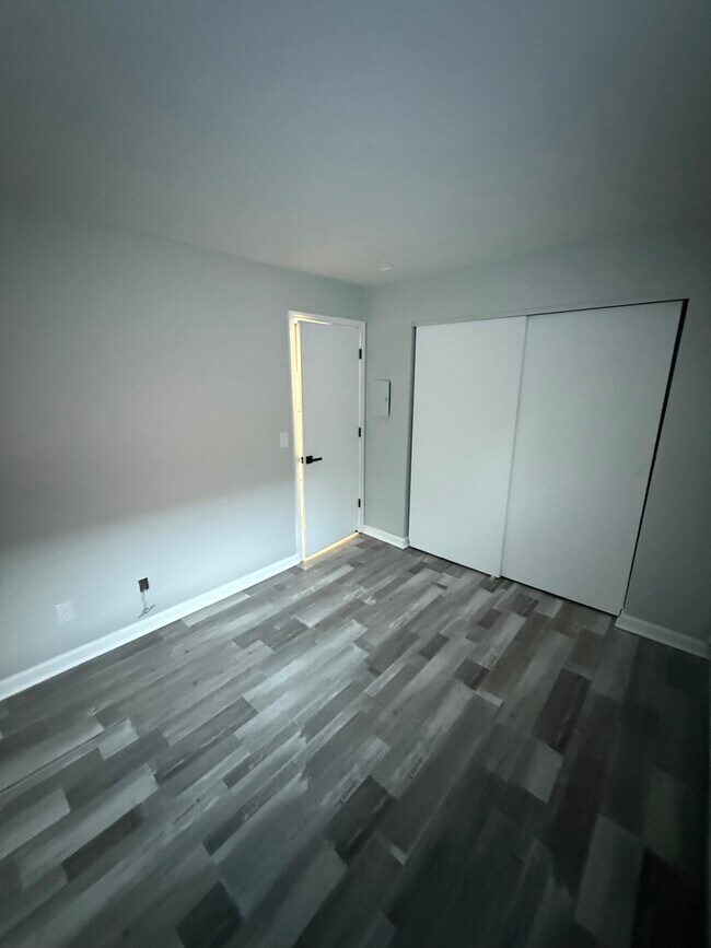 Building Photo - 4808 Chalet Dr