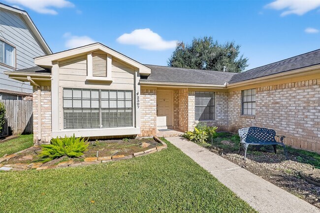 Foto del edificio - 2307 Brook View Ln