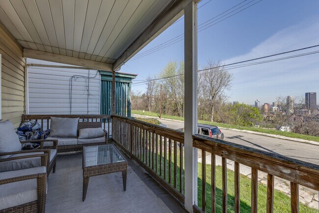 Foto del edificio - 1022 E Warrington Ave