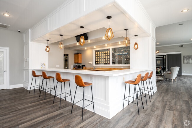 Clubhouse Bar/Kitchen - The Grand at Shoaff Park