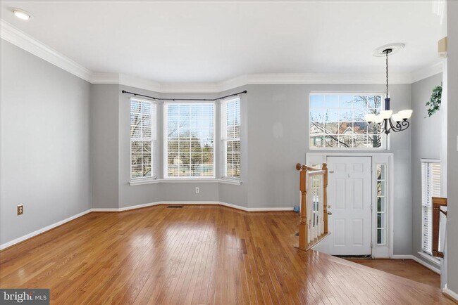 Foto del edificio - 8731 Farnham Way