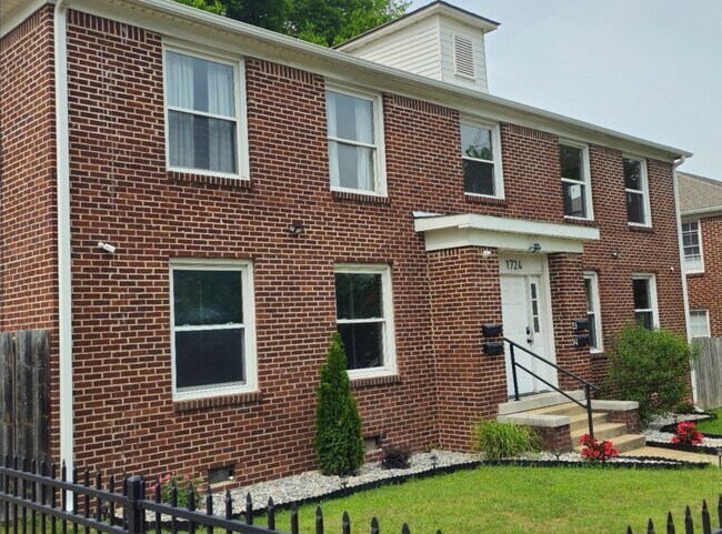 Foto del edificio - 1724 W 19th St