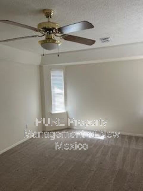 Foto del edificio - 7423 Hawthorn Ave NE