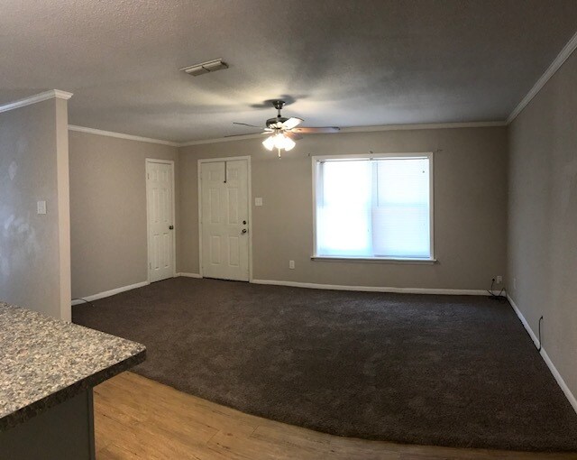 Sala de estar - 139 VZ County Road 2122