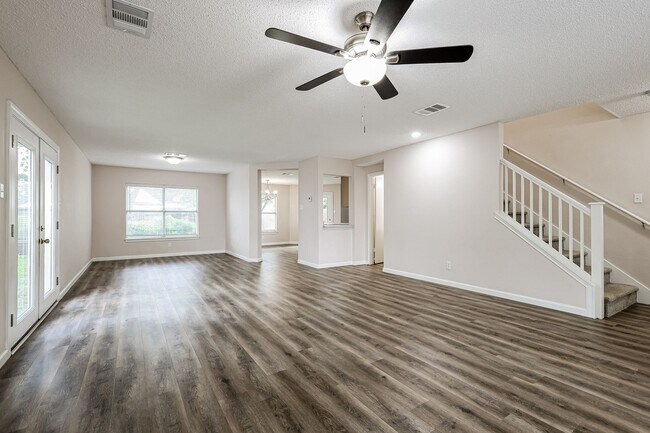Foto del edificio - Hidden Gated community about 7 miles from Randolph Air Force Base
