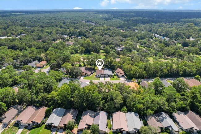 Building Photo - 83 Golfview Dr
