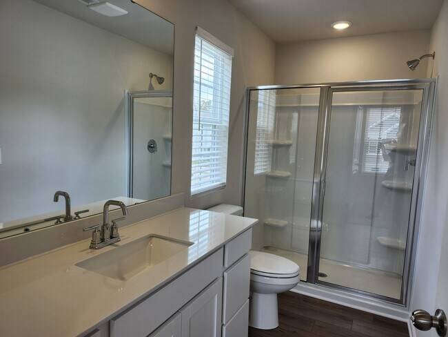 Foto del edificio - 722 Peyden Ln