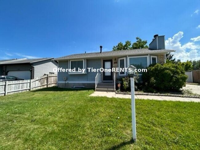 Building Photo - Beautiful home 4 bed/2 bath in a great loc...