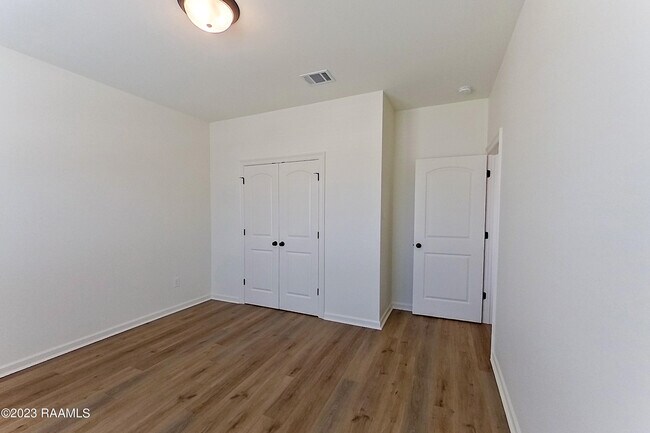 Building Photo - 118 Teddy Ln