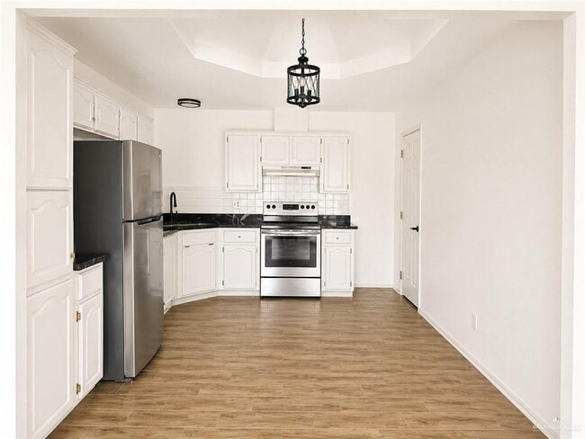 Building Photo - 12 Stonehaven Blvd