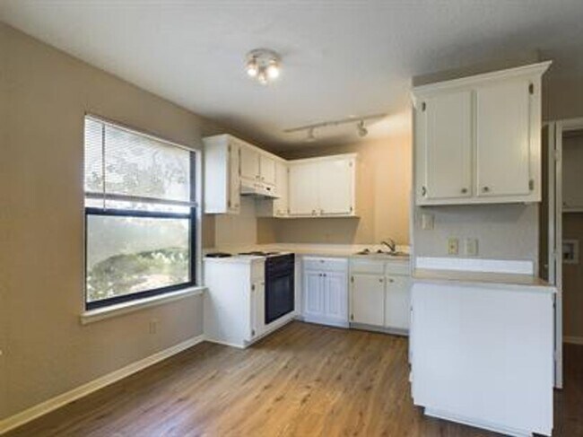 Foto del edificio - 294 Friendship Ln
