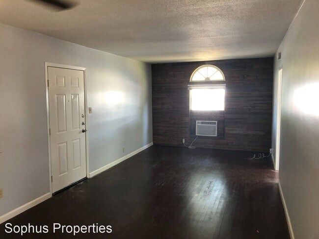 Building Photo - 504 Elmhurst