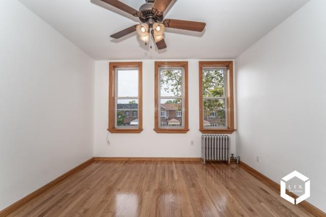 Foto principal - 2 bedroom in BROOKLYN NY 11218