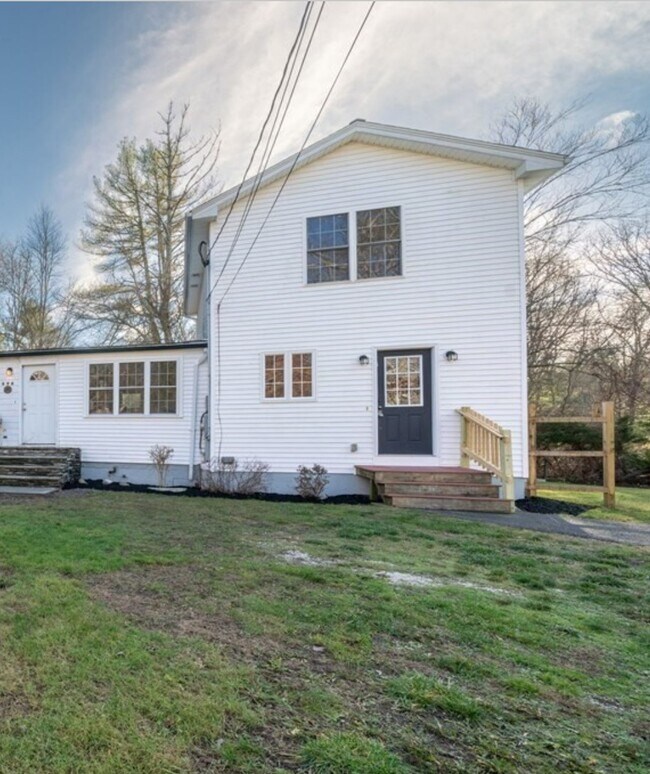 Building Photo - 696 Hixville Rd