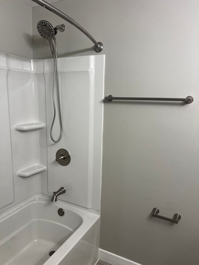 Building Photo - 1825 W Brewster St