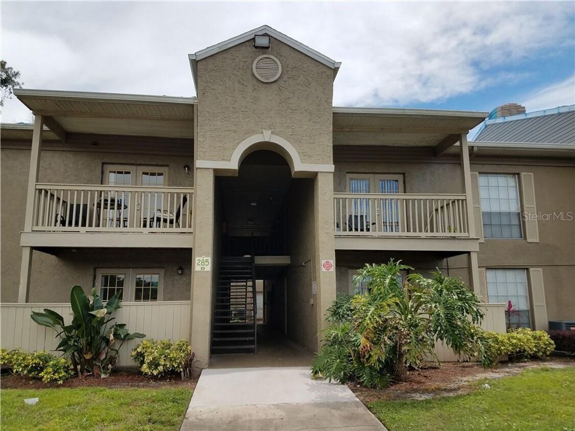 Foto principal - 2 Bed/1 Bath, 1st Floor condo in Serravell...