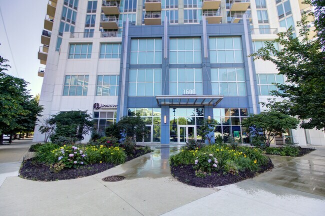 Building Photo - 1600 S Indiana Ave