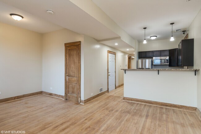 Foto del edificio - 4112 W Cermak Rd