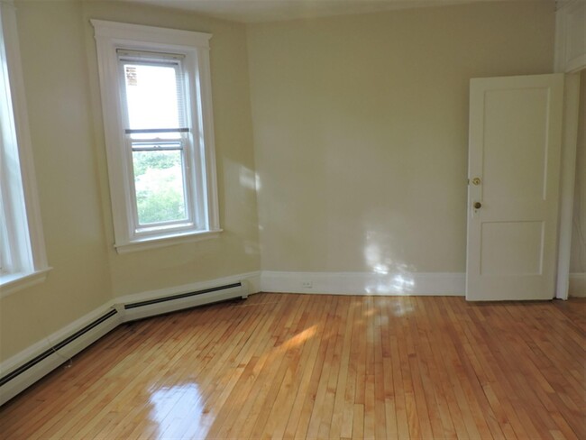 Building Photo - 274 Brookline St