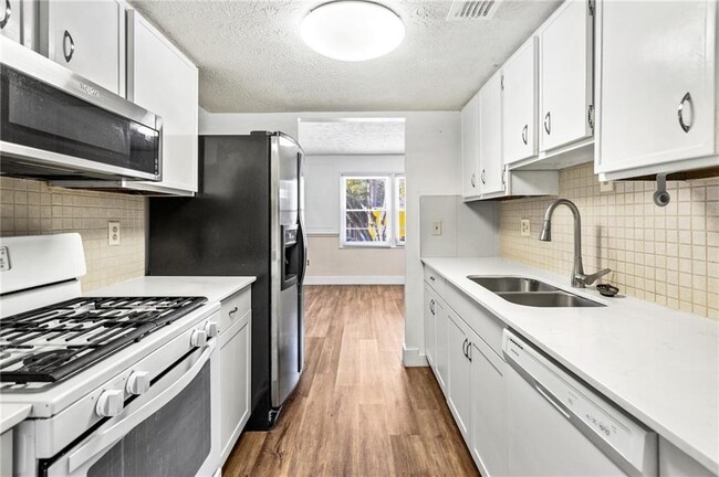 Foto del edificio - 8827 Applegate Ln