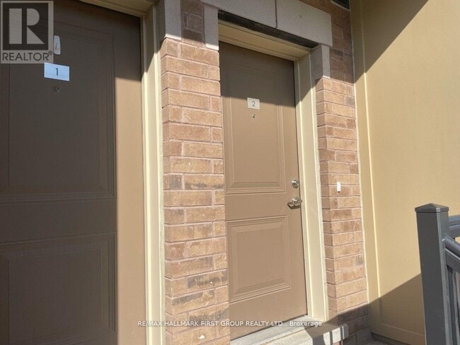 Building Photo - 470 Beresford Path