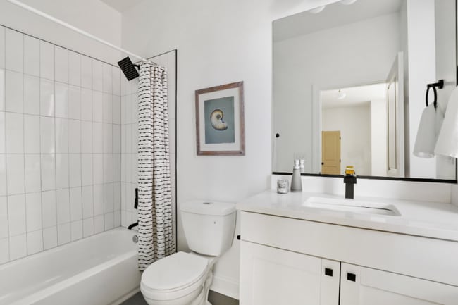 Photo - 2201 Brookfield Ave Apartment