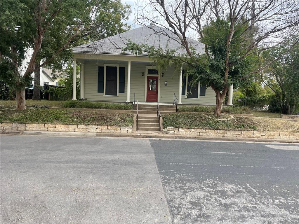Primary Photo - 811 San Marcos St
