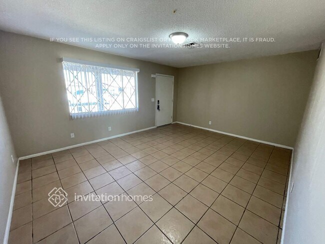 Foto del edificio - 3409 W Poinsettia Dr