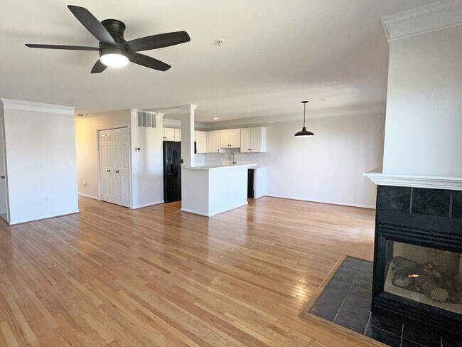 Building Photo - 511 Teal Ct