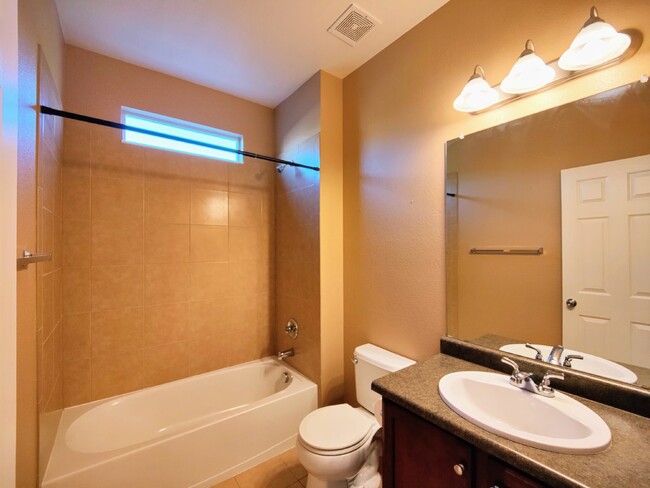Building Photo - Stunning 5-Bedroom Parker Home with Granit...