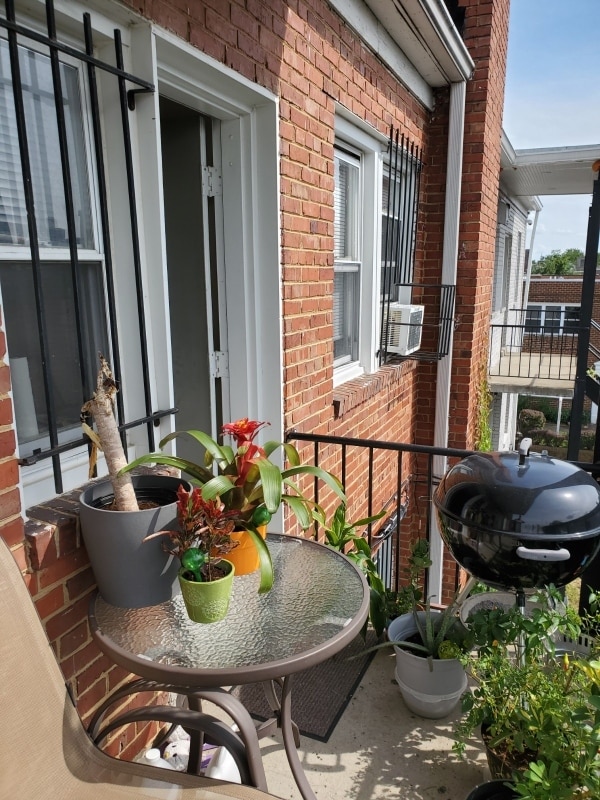 Primary Photo - 3542 6th St NW