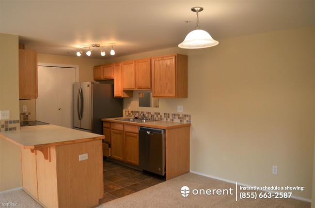 Building Photo - 2 br, 2 bath Apartment - 11915 Roseberg Ave S
