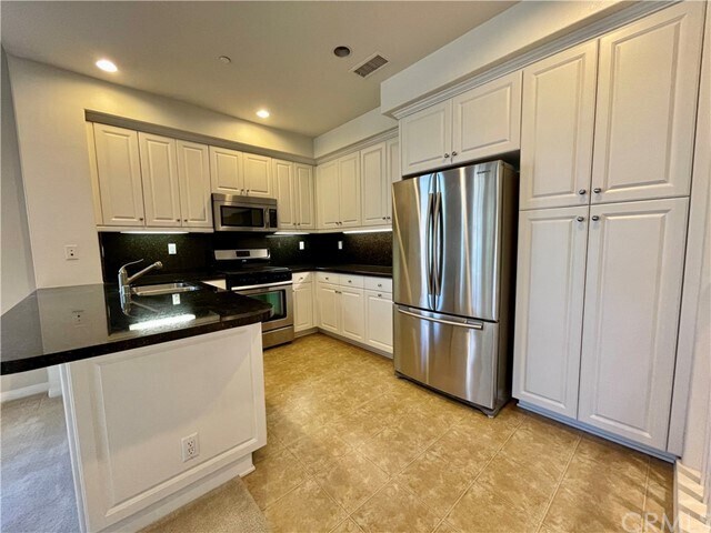 Building Photo - 142 Coralwood