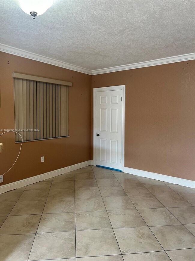 Foto del edificio - 1000 E 8th Ct