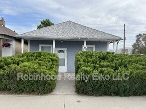 Building Photo - 570 Silver St