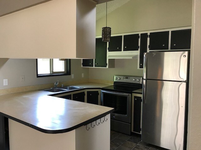 Building Photo - YE2423-2425